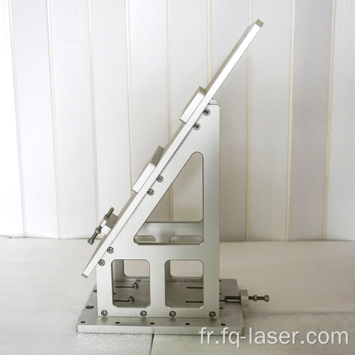 Machine de marquage de gravure laser à fibre de 30W portable.